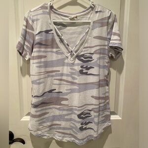 White Crow tee. Camo. Size small